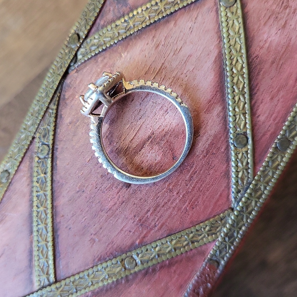 Vtg Gold Tone Engagement Ring, Clear Stone Halo Setting Pave Band, Size 4.25 - Picture 8 of 13